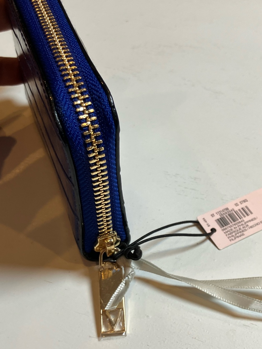 Victoria's Secret | Royal Blue Croc-Embossed Zip Wallet with Gold Logo - Picture 6 of 10